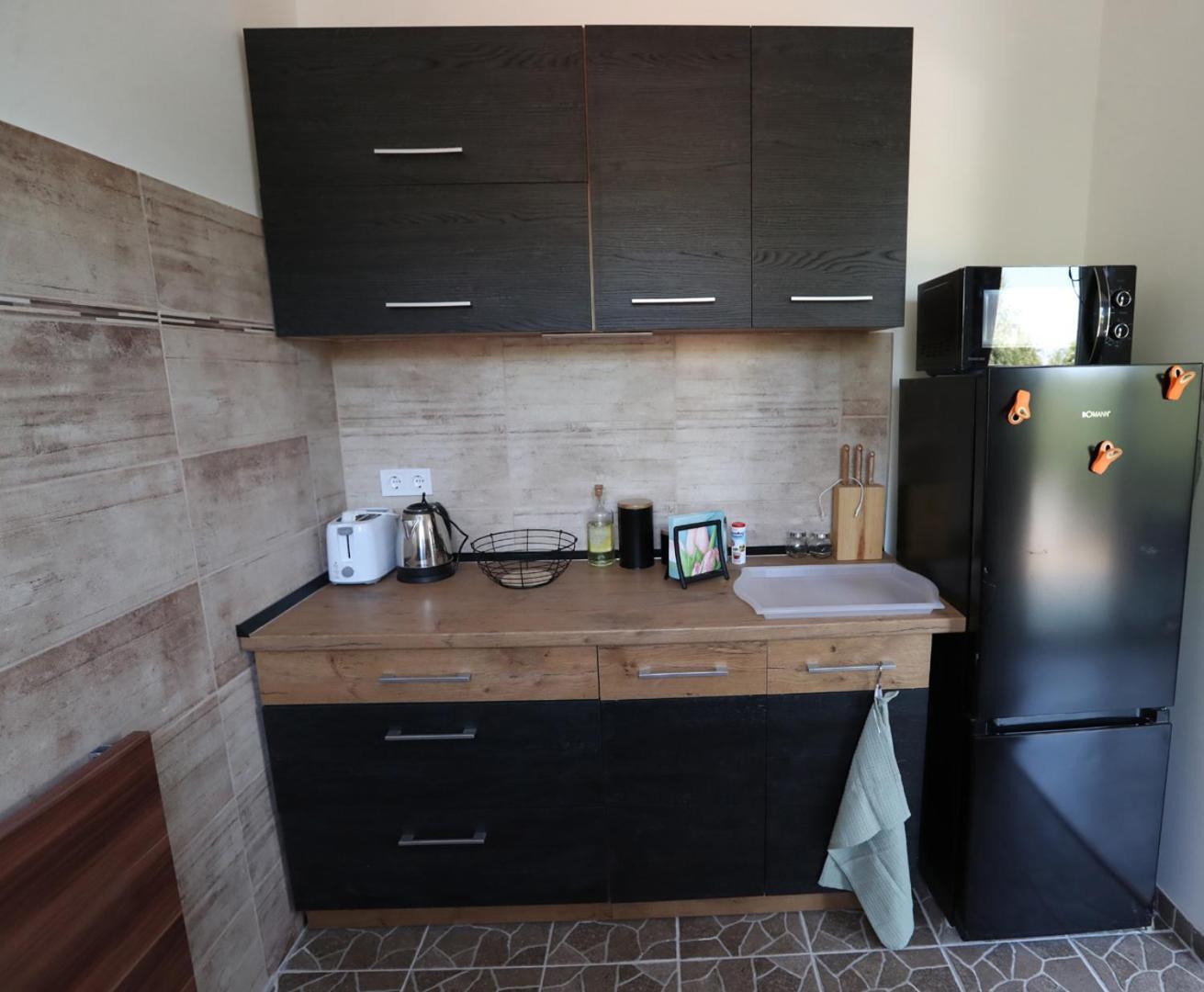 Four Flowers Apartman Шиофок Экстерьер фото