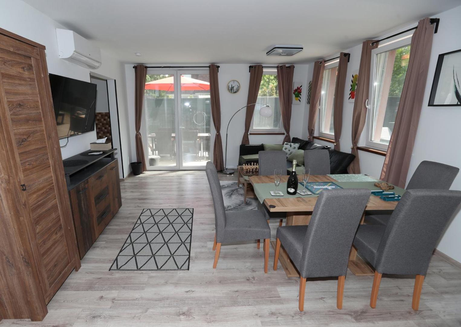 Four Flowers Apartman Шиофок Экстерьер фото